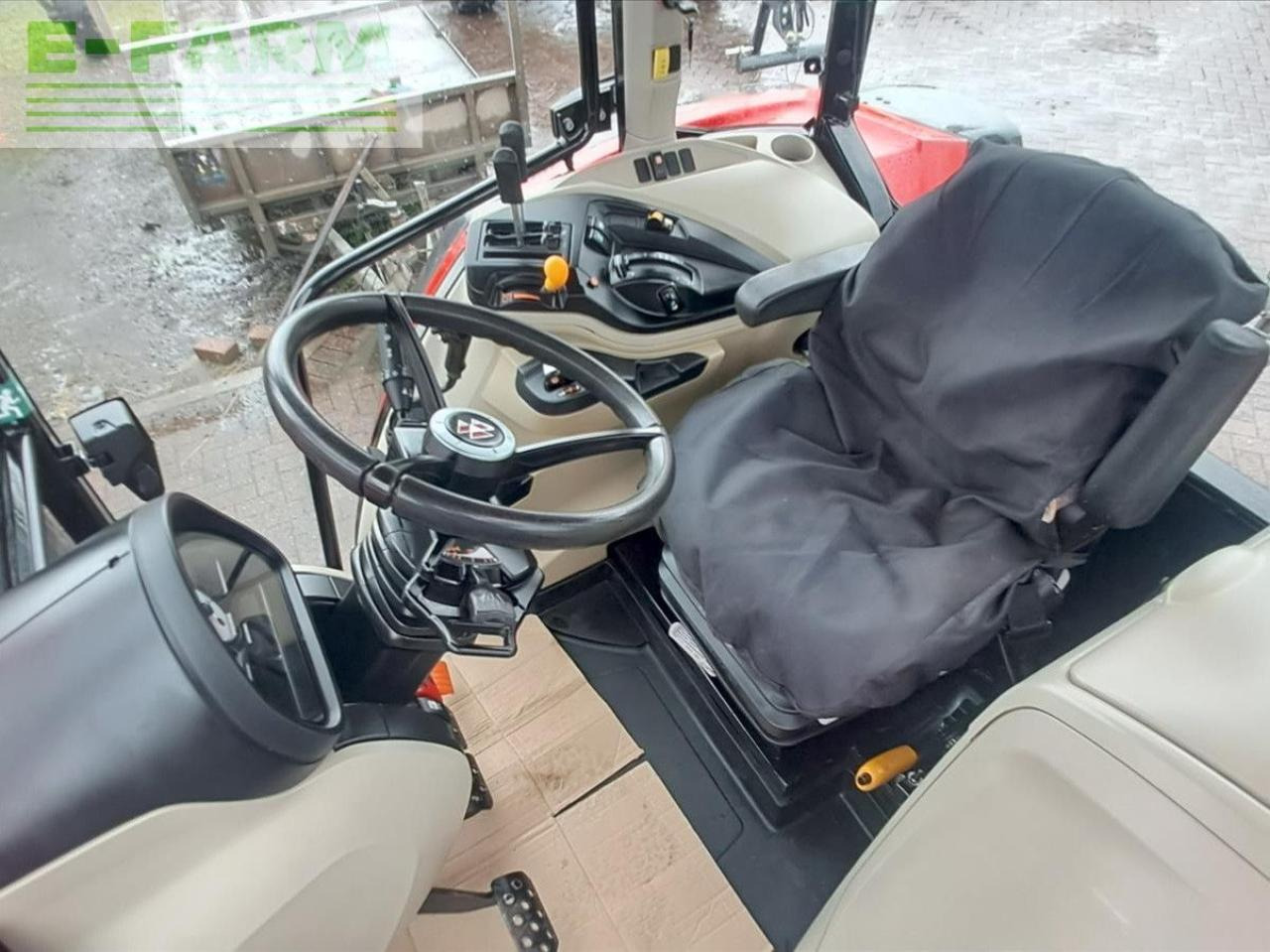 Massey Ferguson 5711 DYNA 4 - Tractor agricol: Foto 2 Massey Ferguson 5711 DYNA 4 - Tractor agricol: Foto 2