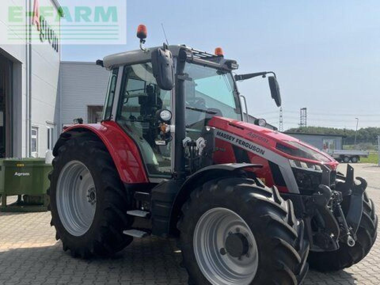 Massey Ferguson 5s.145 - Tractor agricol: Foto 3 Massey Ferguson 5s.145 - Tractor agricol: Foto 3