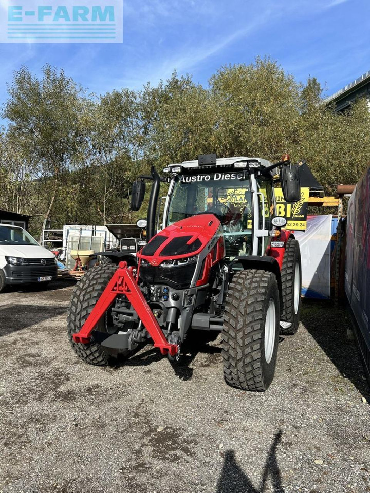 Massey Ferguson mf 5s.105 dyna-4 efficient Efficient - Tractor agricol: Foto 1 Massey Ferguson mf 5s.105 dyna-4 efficient Efficient - Tractor agricol: Foto 1