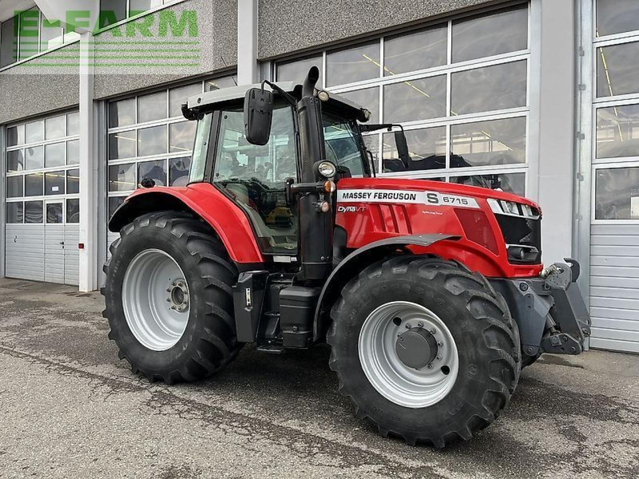 Tractor agricol Massey Ferguson mf 6715 s dyna-vt exclusive Exclusive: Foto 7 Tractor agricol Massey Ferguson mf 6715 s dyna-vt exclusive Exclusive: Foto 7