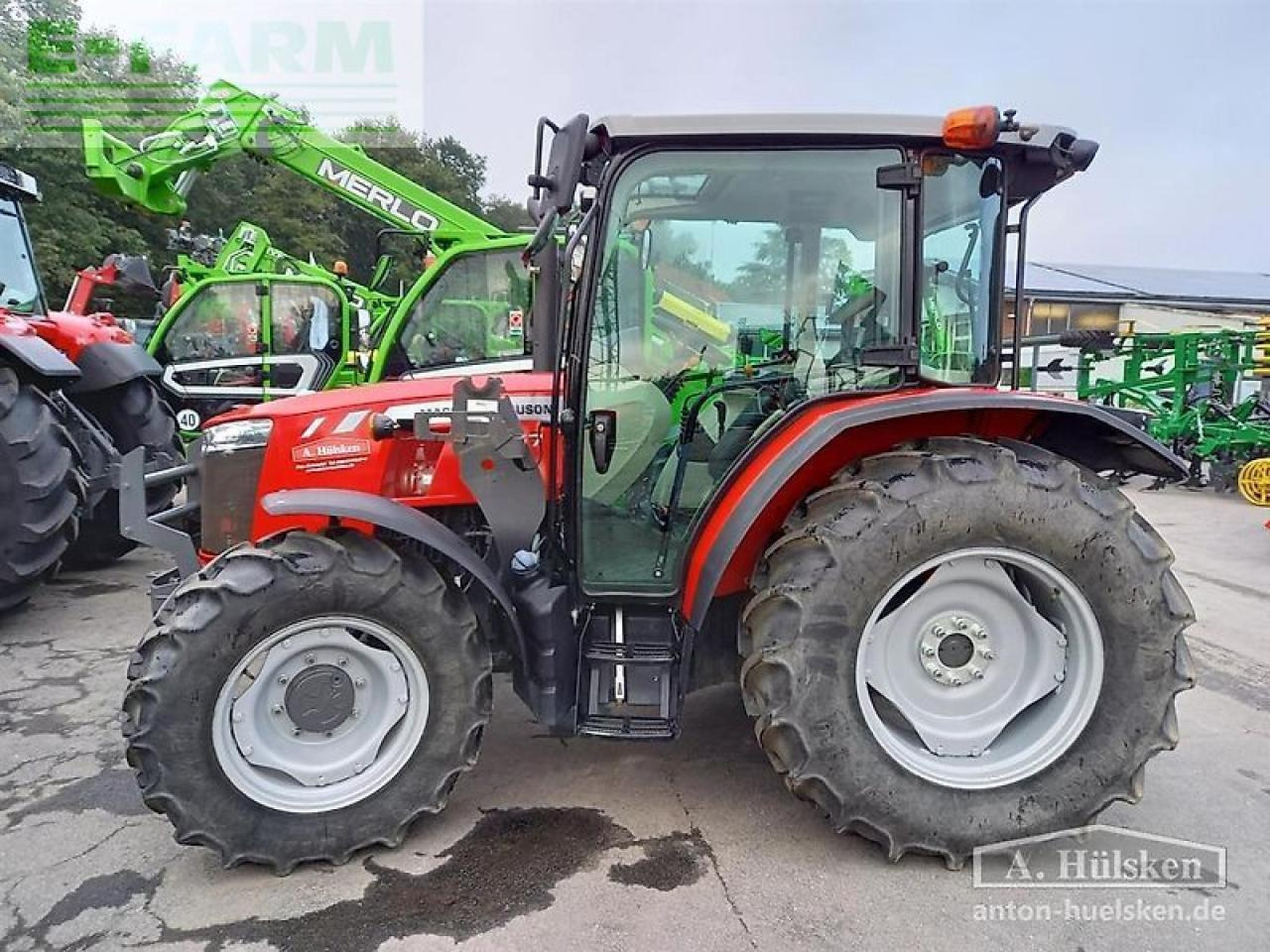 Massey Ferguson mf4707 cab 4wd - Tractor agricol: Foto 2 Massey Ferguson mf4707 cab 4wd - Tractor agricol: Foto 2