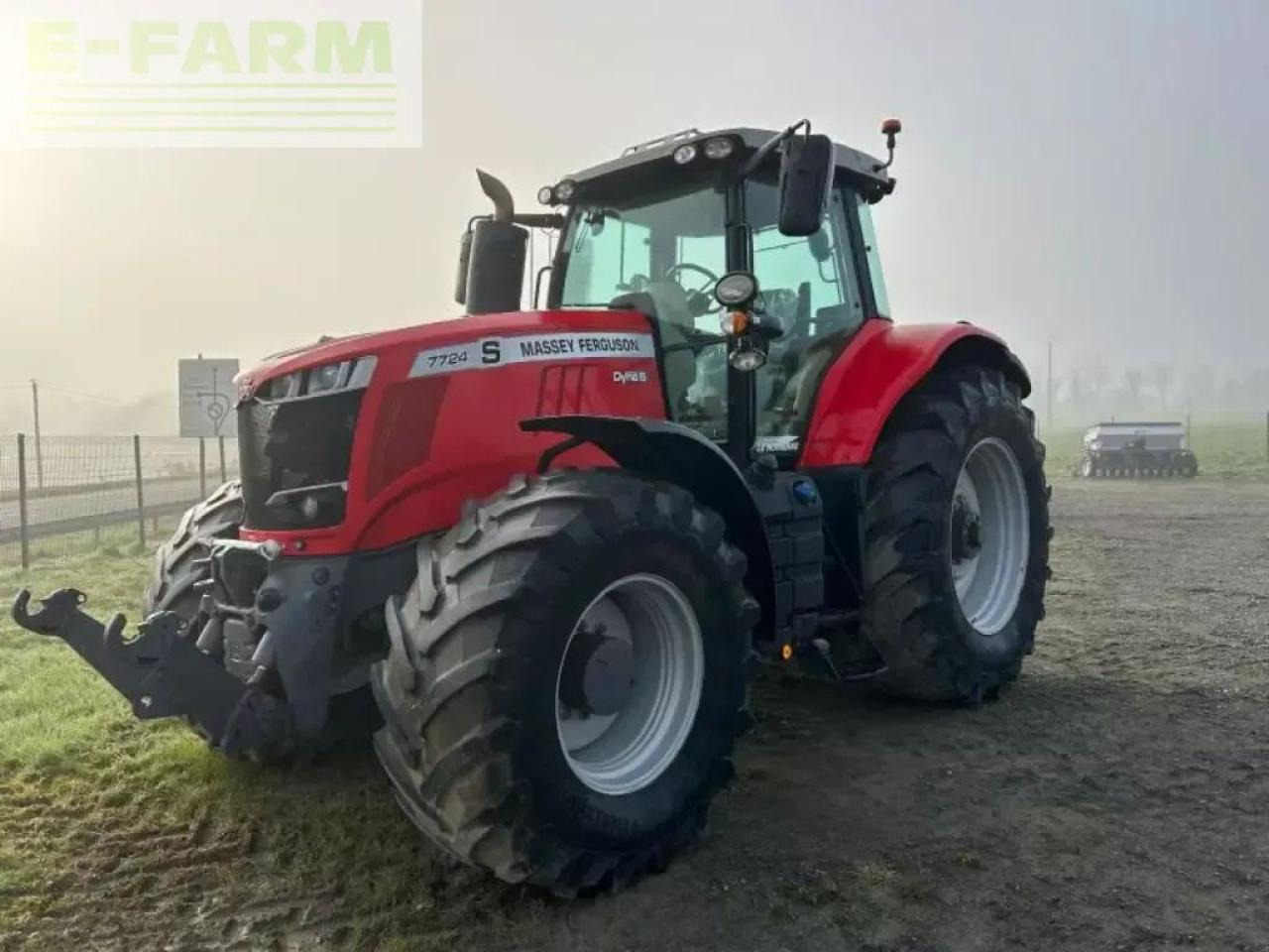 Massey Ferguson mf7724s - Tractor agricol: Foto 1 Massey Ferguson mf7724s - Tractor agricol: Foto 1