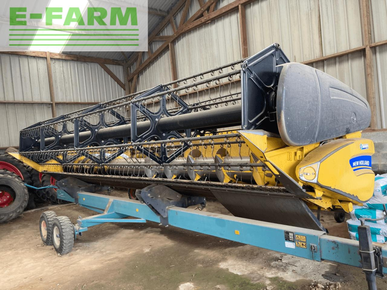 New Holland 7m30 - Heder: Foto 2 New Holland 7m30 - Heder: Foto 2