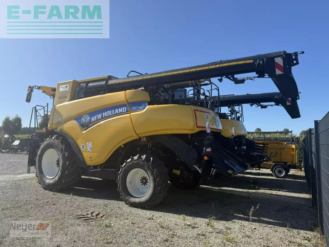New Holland cr 7.90 - Combină de recoltat cereale: Foto 2 New Holland cr 7.90 - Combină de recoltat cereale: Foto 2
