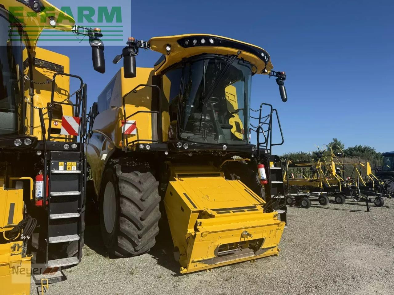 New Holland cr 7.90 - Combină de recoltat cereale: Foto 3 New Holland cr 7.90 - Combină de recoltat cereale: Foto 3