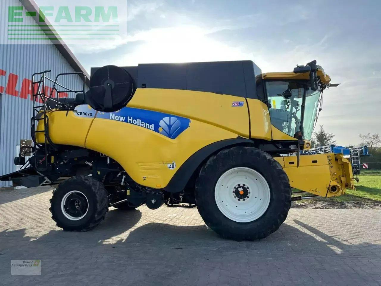 New Holland cr 9070 - Combină de recoltat cereale: Foto 4 New Holland cr 9070 - Combină de recoltat cereale: Foto 4