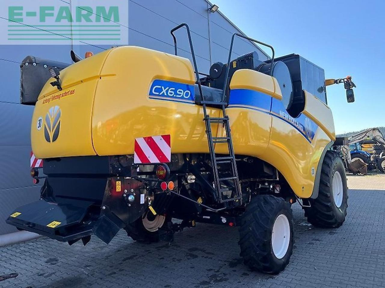New Holland cx 6.90 - Combină de recoltat cereale: Foto 5 New Holland cx 6.90 - Combină de recoltat cereale: Foto 5