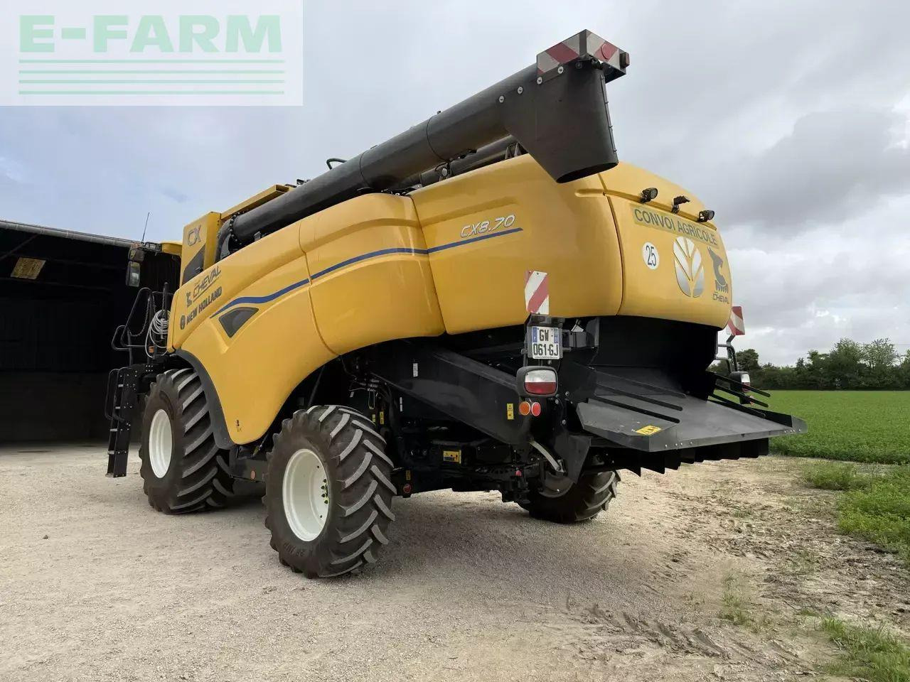 New Holland cx 8.70 - Combină de recoltat cereale: Foto 4 New Holland cx 8.70 - Combină de recoltat cereale: Foto 4