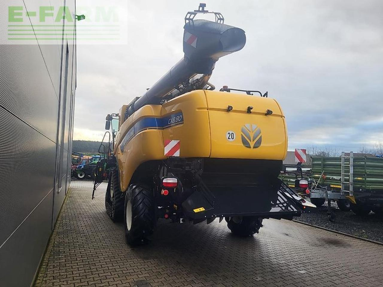 New Holland cx 8.80 raupe - Combină de recoltat cereale: Foto 5 New Holland cx 8.80 raupe - Combină de recoltat cereale: Foto 5