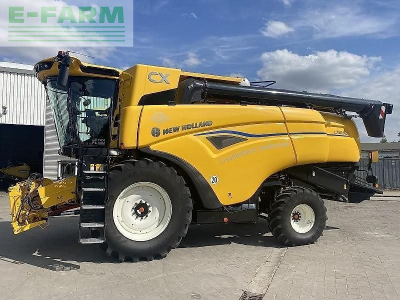 New Holland cx 8.90 - Combină de recoltat cereale: Foto 1 New Holland cx 8.90 - Combină de recoltat cereale: Foto 1