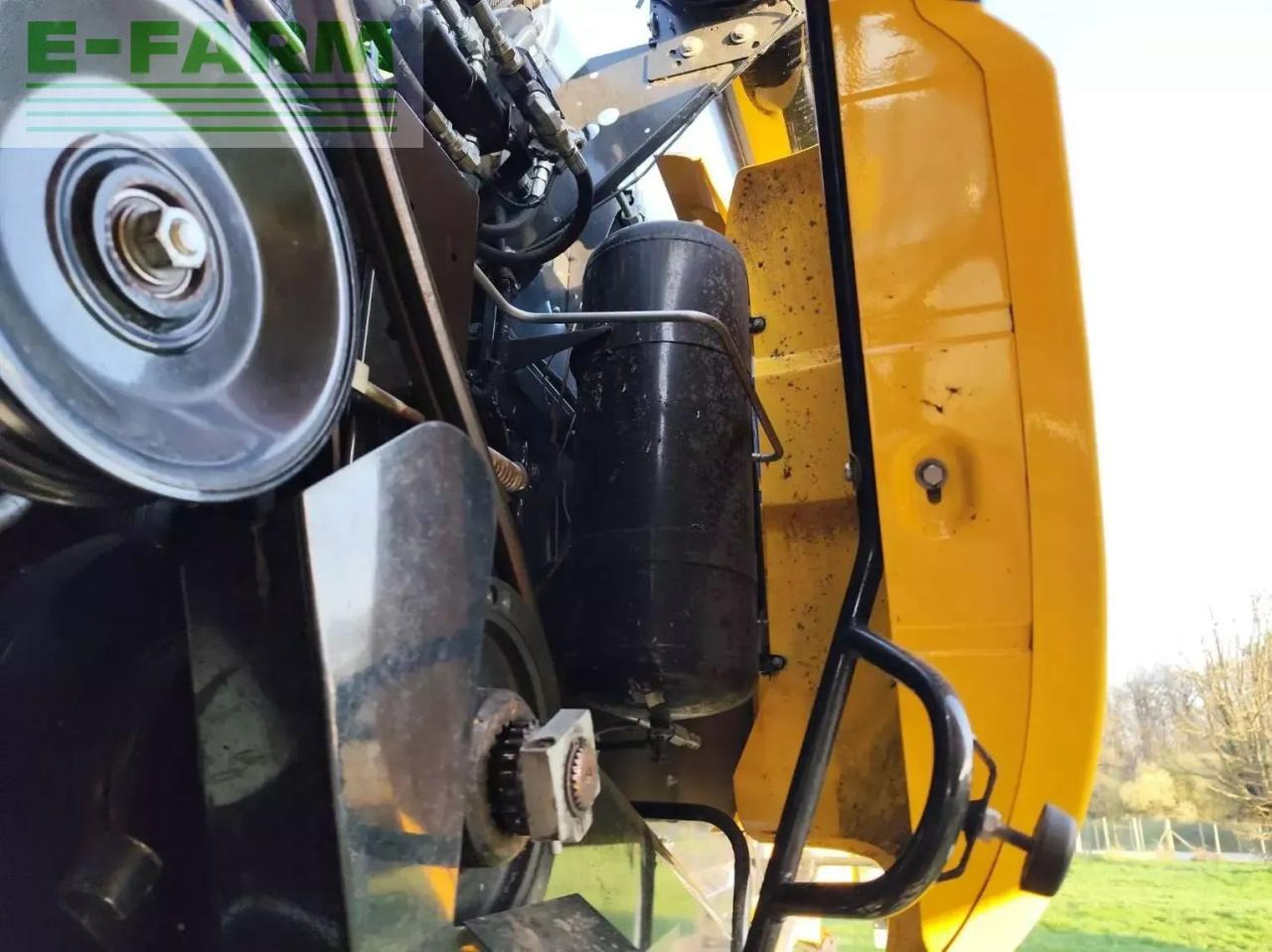 Combină de recoltat cereale New Holland cx8.80smarttrax: Foto 6 Combină de recoltat cereale New Holland cx8.80smarttrax: Foto 6