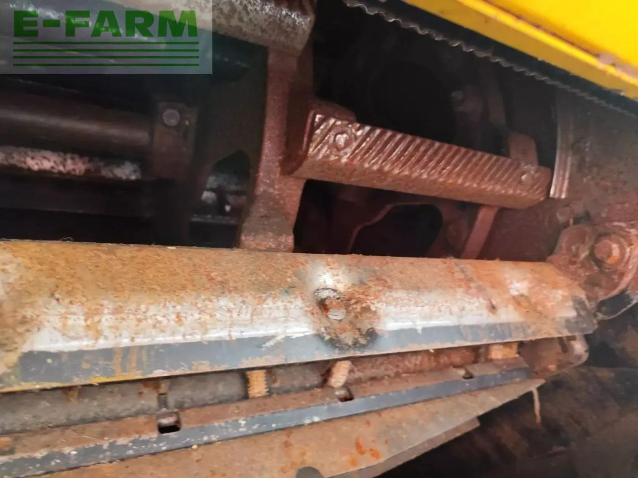 Combină de recoltat cereale New Holland cx8.80smarttrax: Foto 9 Combină de recoltat cereale New Holland cx8.80smarttrax: Foto 9