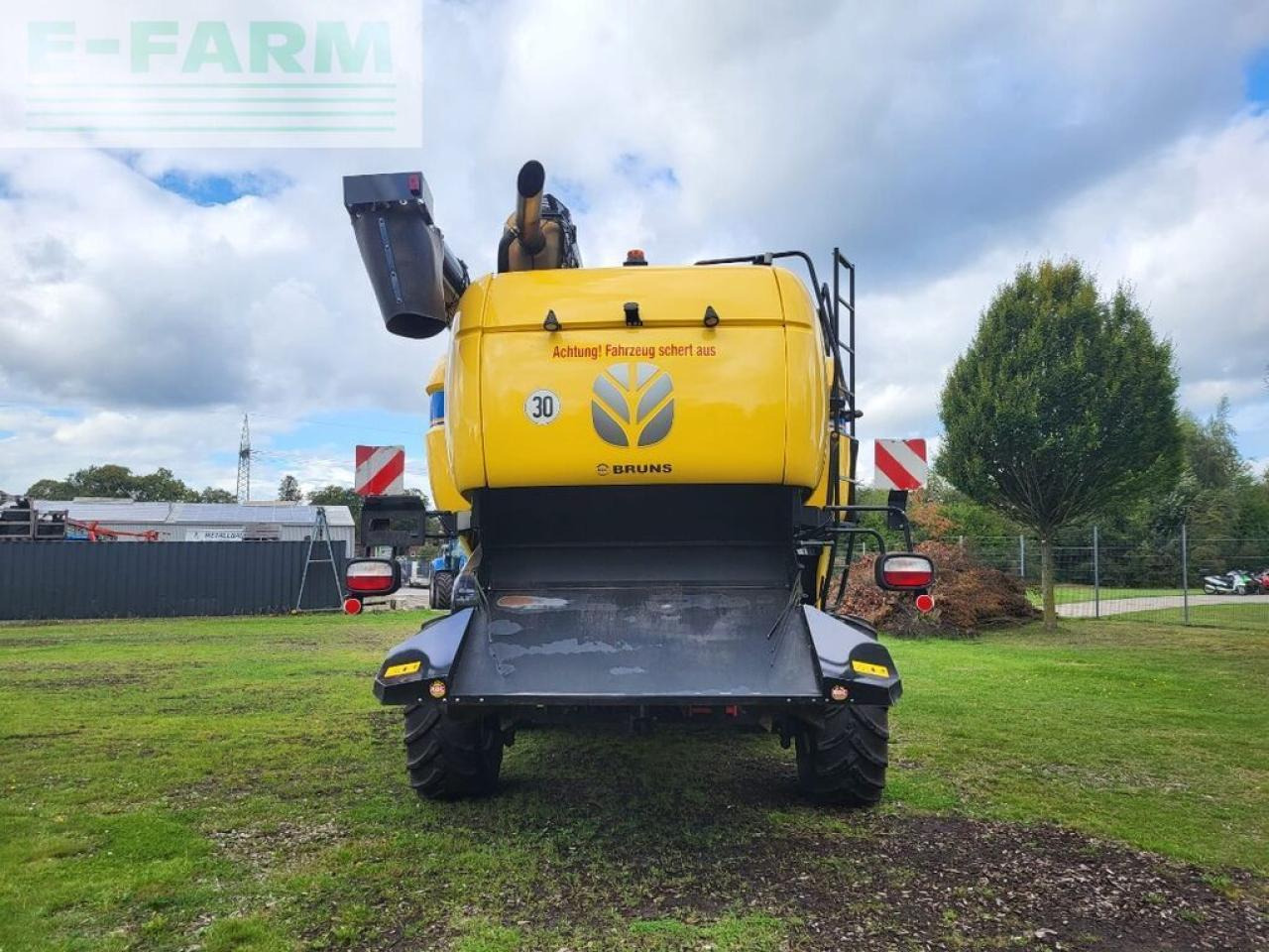 New Holland cx8.85 raupe tier-4b - Combină de recoltat cereale: Foto 4 New Holland cx8.85 raupe tier-4b - Combină de recoltat cereale: Foto 4