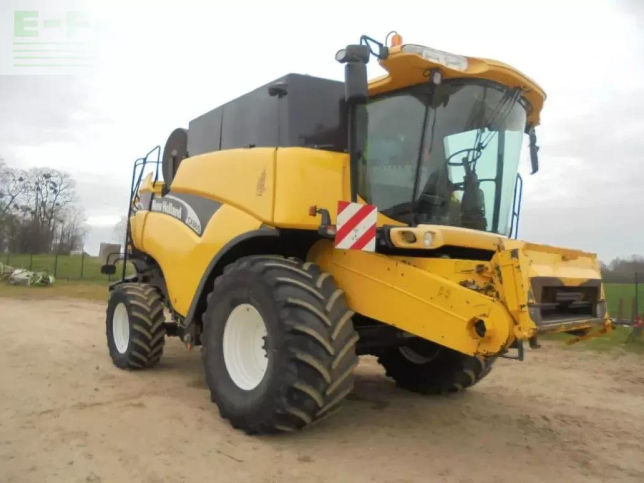 New Holland cx860sl - Combină de recoltat cereale: Foto 4 New Holland cx860sl - Combină de recoltat cereale: Foto 4