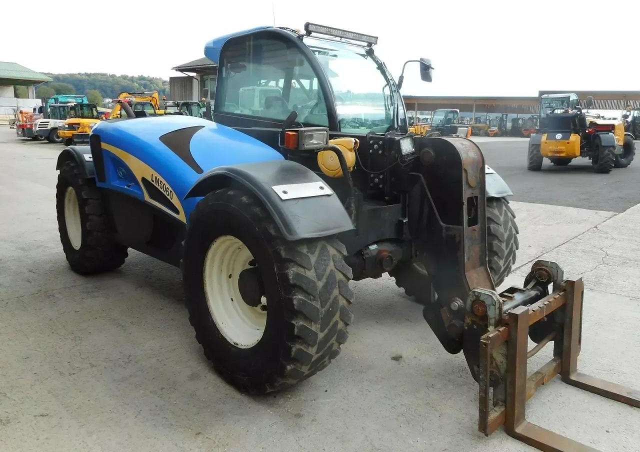 New Holland lm5060 ( 7,1m 4t ) - Stivuitor telescopic: Foto 5 New Holland lm5060 ( 7,1m 4t ) - Stivuitor telescopic: Foto 5