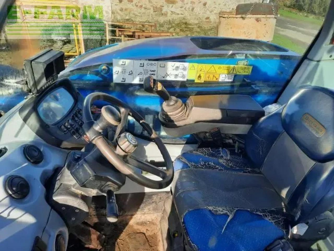 New Holland lm7-42 - Stivuitor telescopic: Foto 2 New Holland lm7-42 - Stivuitor telescopic: Foto 2