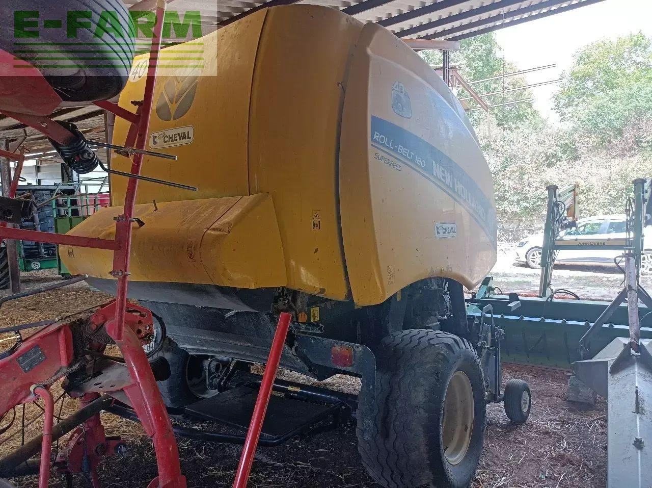 New Holland rb 180 superfeed - Presă baloţi dreptunghiulari: Foto 5 New Holland rb 180 superfeed - Presă baloţi dreptunghiulari: Foto 5