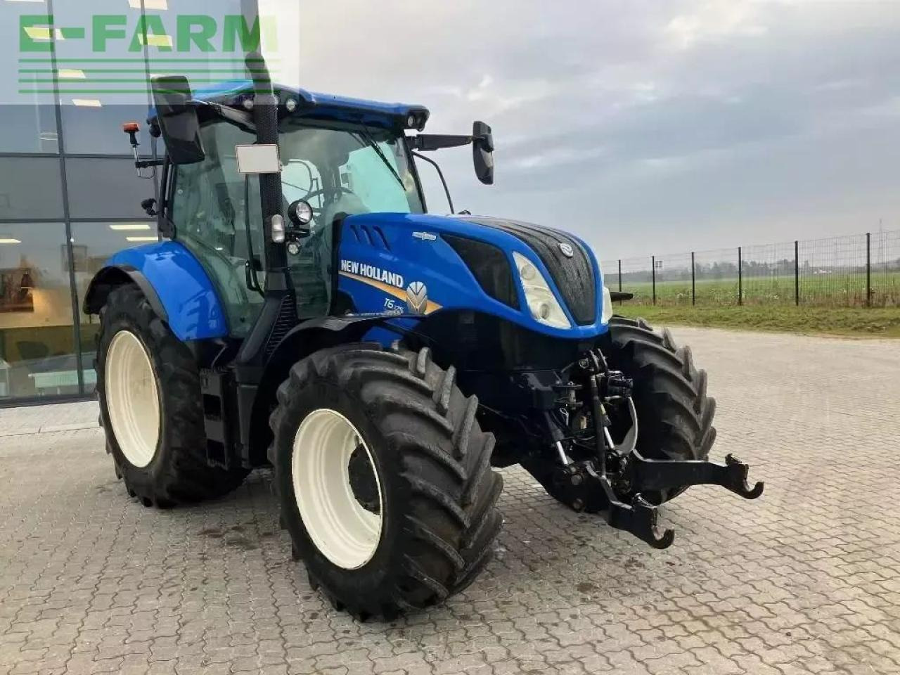 New Holland t 6.175 ac - Tractor agricol: Foto 2 New Holland t 6.175 ac - Tractor agricol: Foto 2