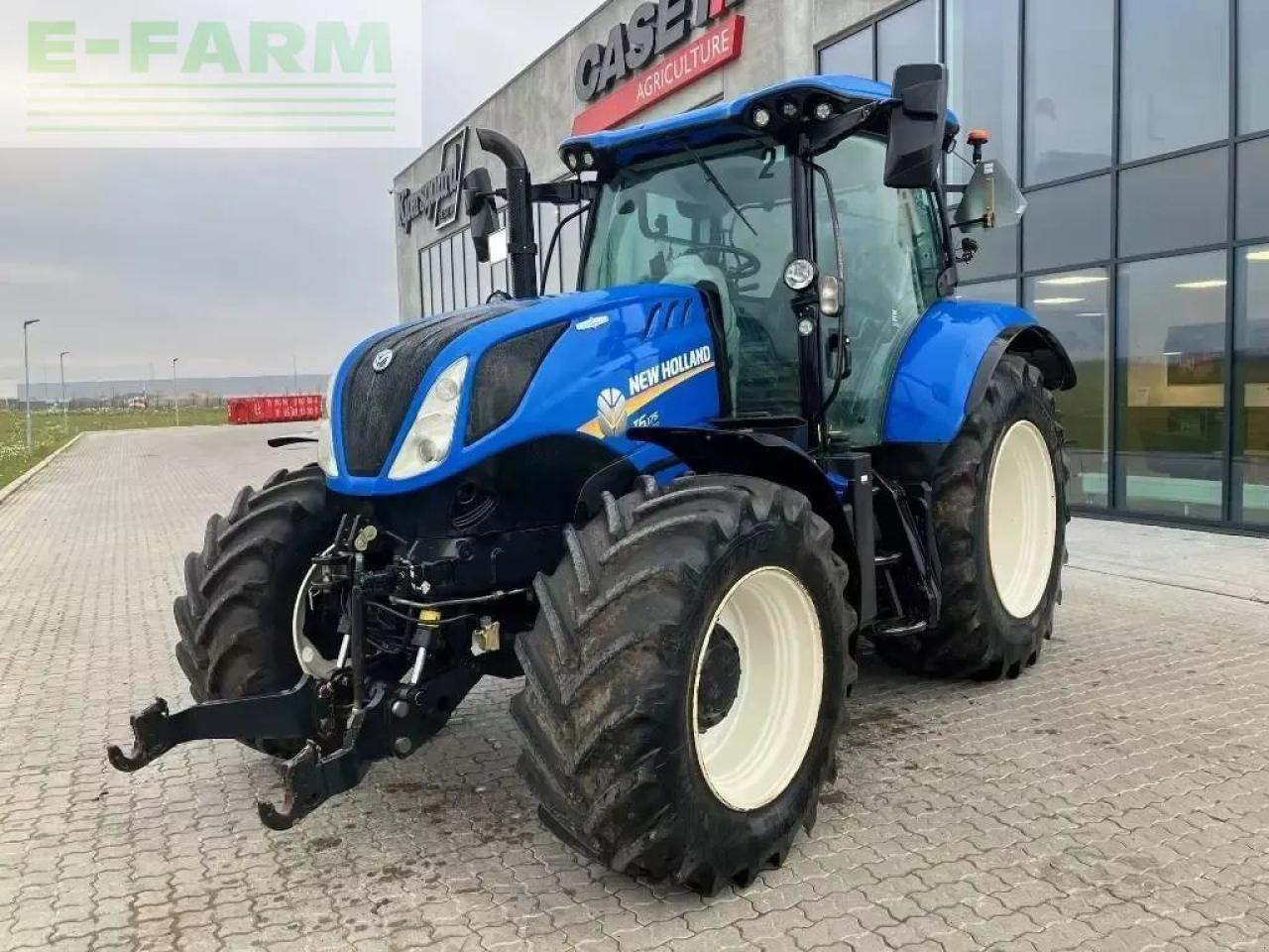 New Holland t 6.175 ac - Tractor agricol: Foto 1 New Holland t 6.175 ac - Tractor agricol: Foto 1