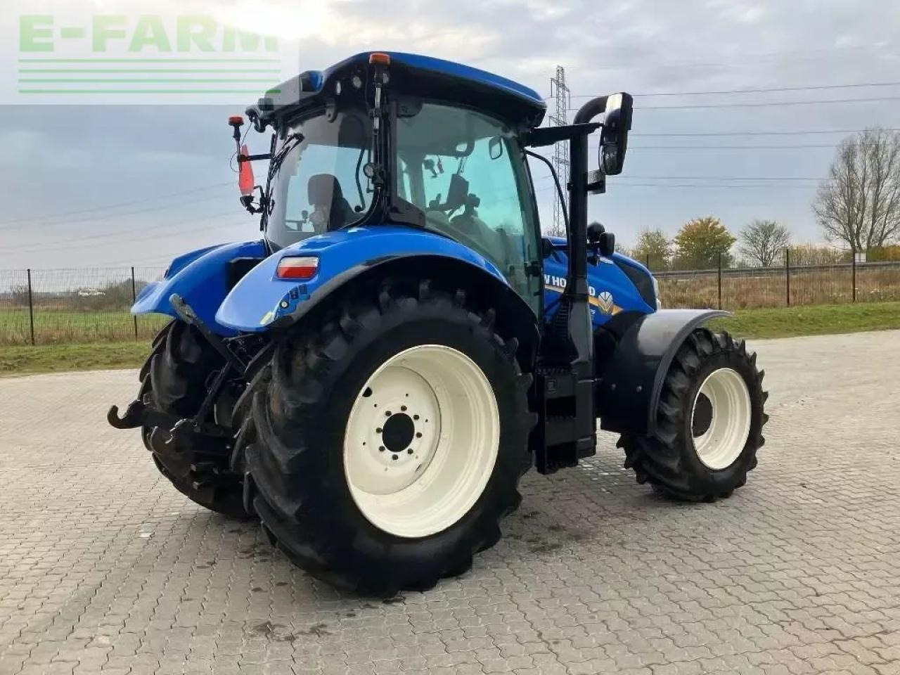 New Holland t 6.175 ac - Tractor agricol: Foto 5 New Holland t 6.175 ac - Tractor agricol: Foto 5