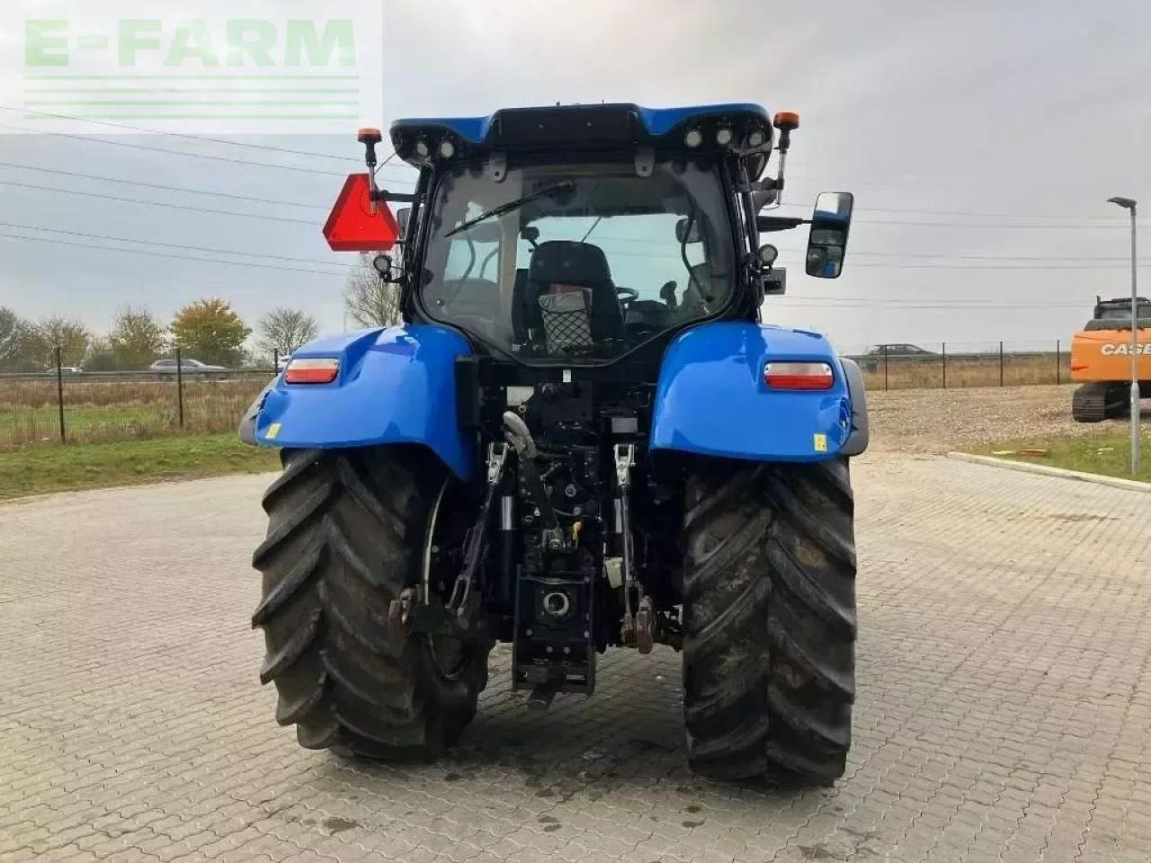New Holland t 6.175 ac - Tractor agricol: Foto 4 New Holland t 6.175 ac - Tractor agricol: Foto 4
