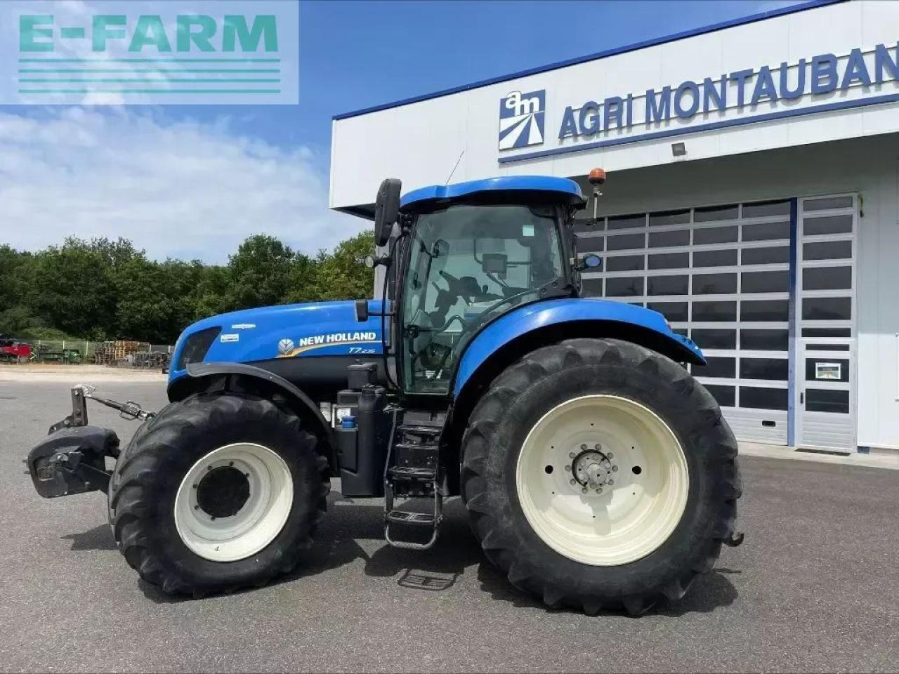 New Holland t 7.235 - Tractor agricol: Foto 4 New Holland t 7.235 - Tractor agricol: Foto 4