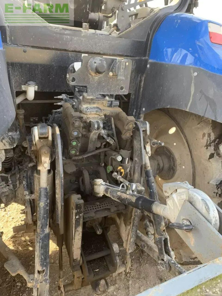 New Holland t6.125 electrocommand t4b - Tractor agricol: Foto 3 New Holland t6.125 electrocommand t4b - Tractor agricol: Foto 3