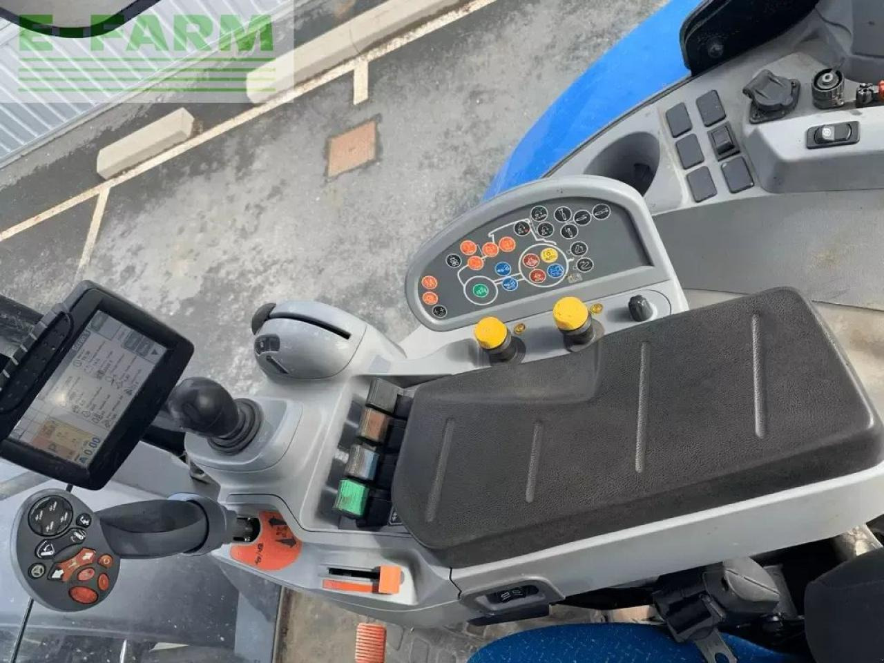 New Holland t7.235 auto command - Tractor agricol: Foto 5 New Holland t7.235 auto command - Tractor agricol: Foto 5