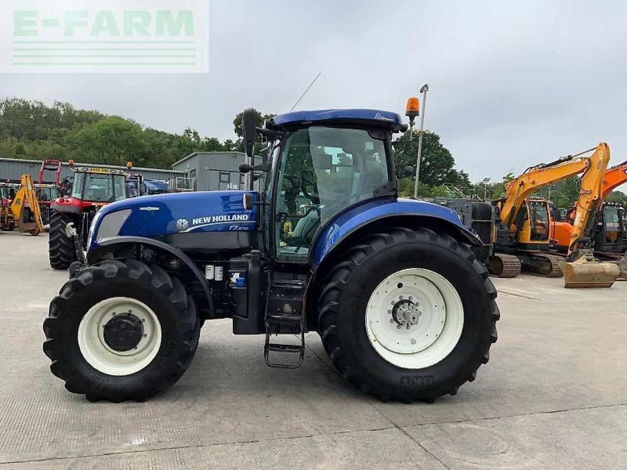 New Holland t7.270 blue power tractor (st23715) - Tractor agricol: Foto 4 New Holland t7.270 blue power tractor (st23715) - Tractor agricol: Foto 4