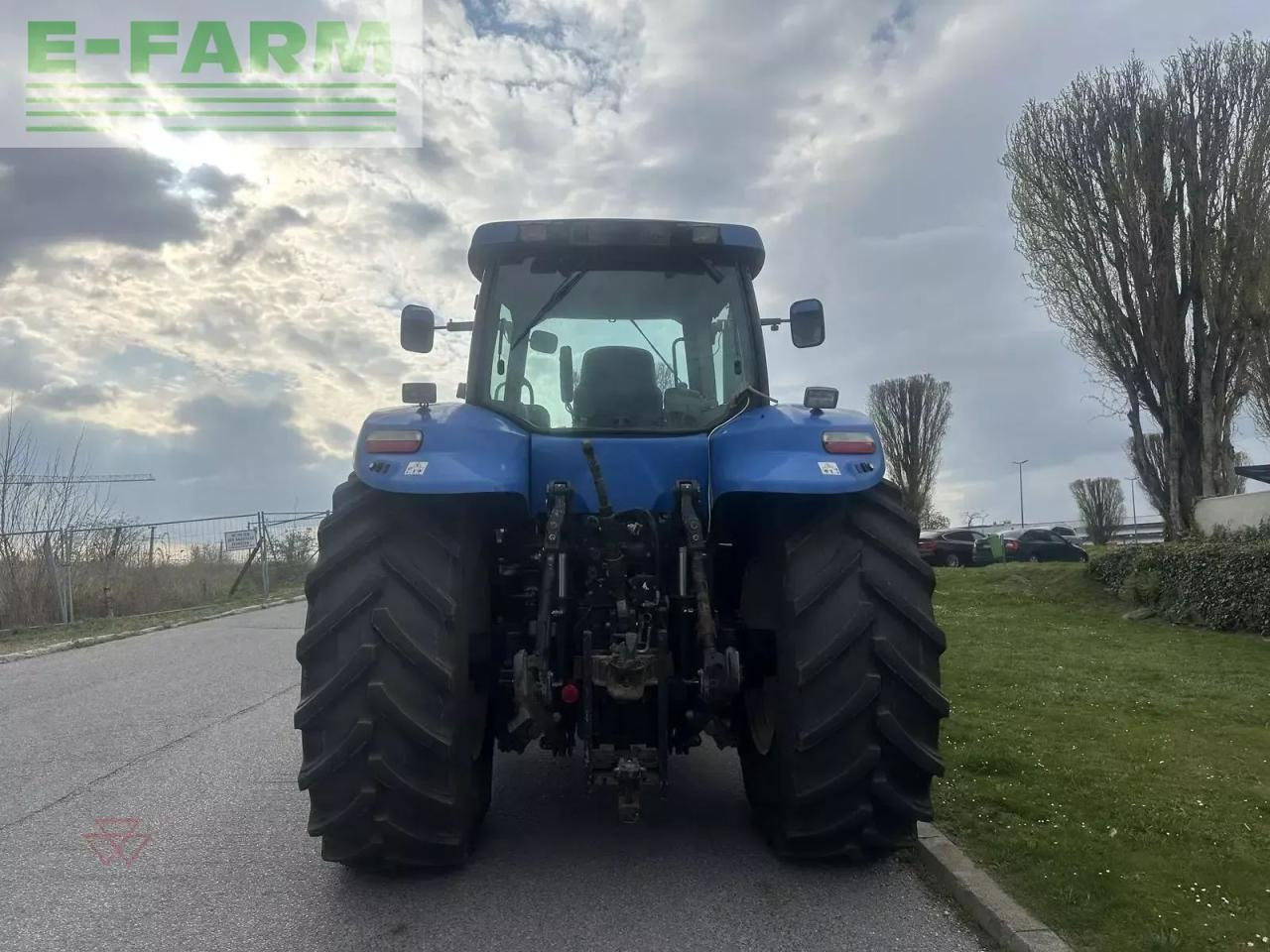 New Holland t8040 - Tractor agricol: Foto 5 New Holland t8040 - Tractor agricol: Foto 5
