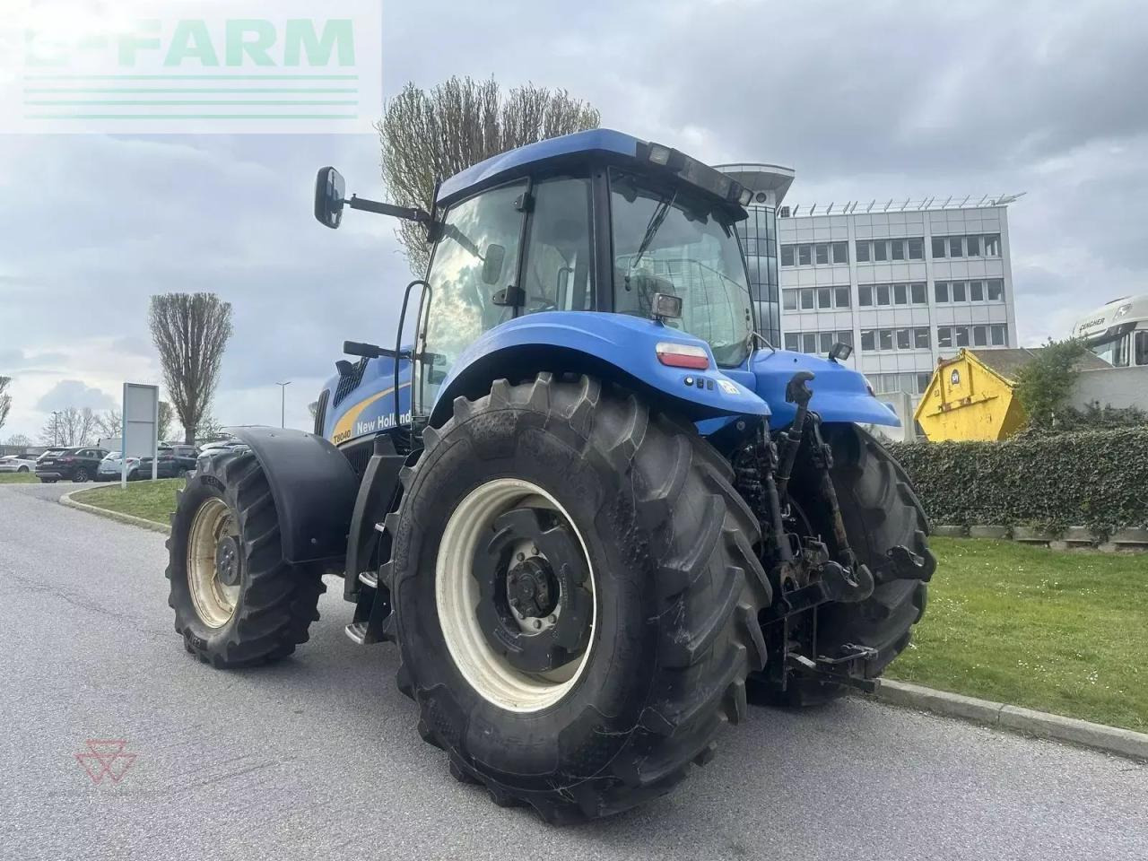 New Holland t8040 - Tractor agricol: Foto 4 New Holland t8040 - Tractor agricol: Foto 4