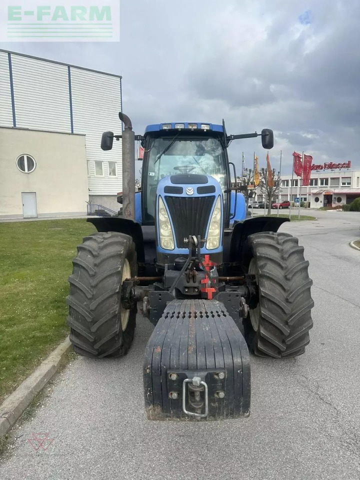 New Holland t8040 - Tractor agricol: Foto 2 New Holland t8040 - Tractor agricol: Foto 2