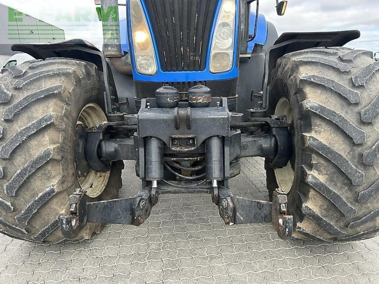 New Holland t8050 - Tractor agricol: Foto 4 New Holland t8050 - Tractor agricol: Foto 4