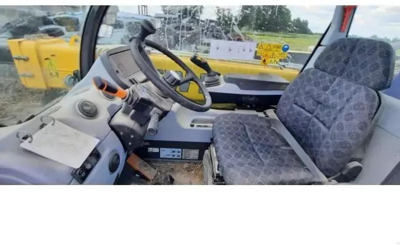 New Holland th6-36 - Stivuitor telescopic: Foto 3 New Holland th6-36 - Stivuitor telescopic: Foto 3