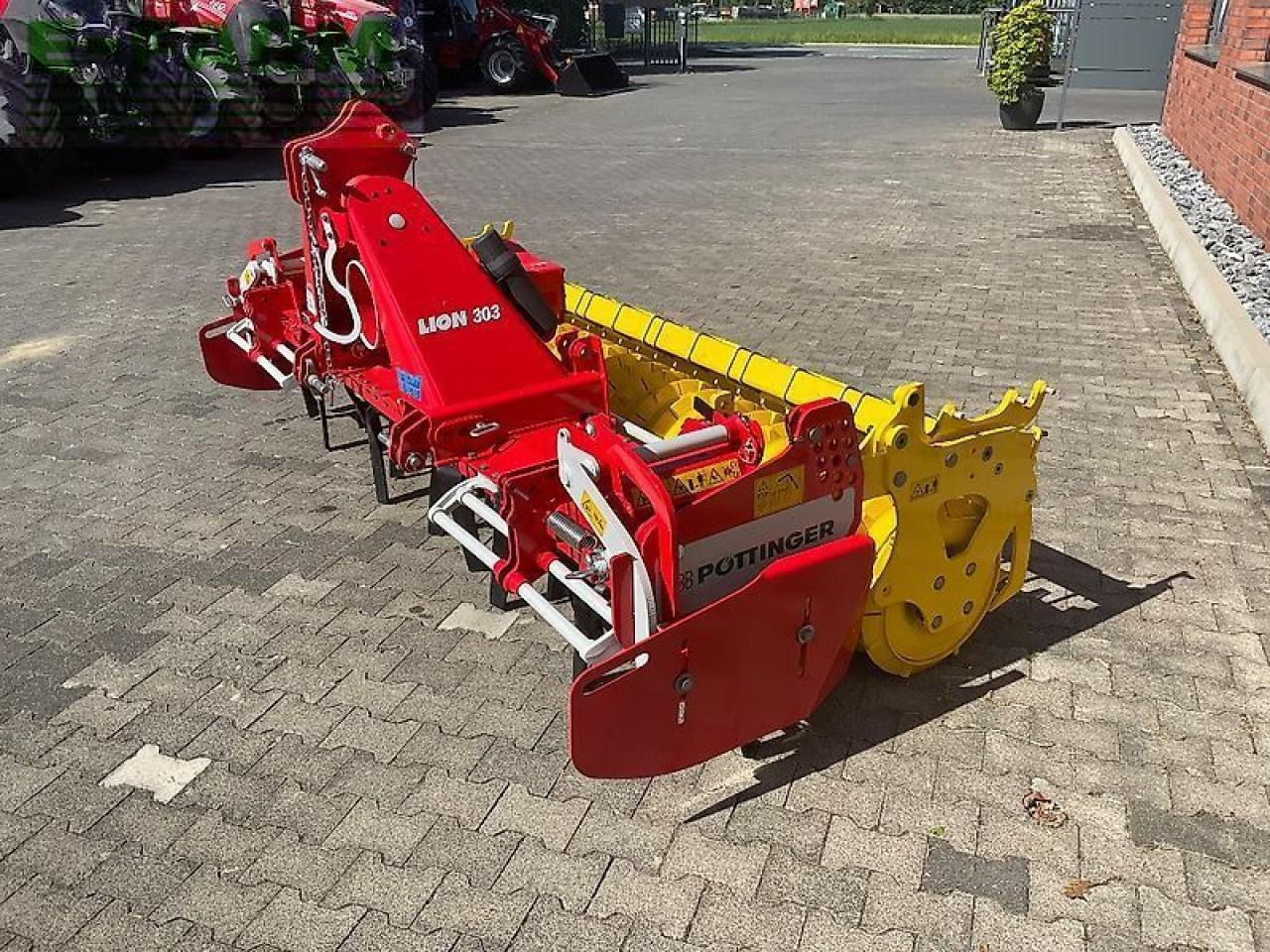 Pöttinger lion 303 - Maşină pentru prelucrarea solului: Foto 3 Pöttinger lion 303 - Maşină pentru prelucrarea solului: Foto 3