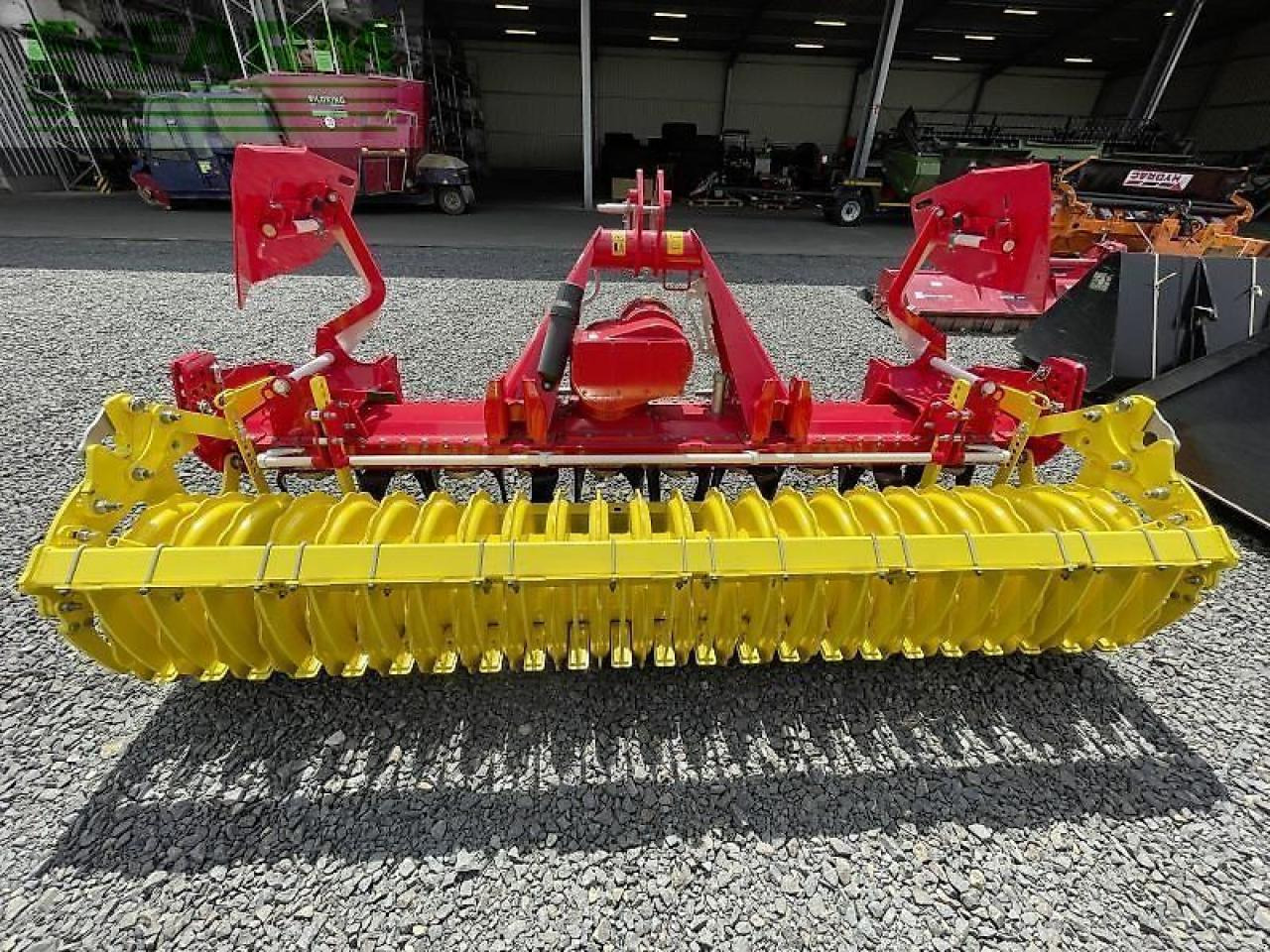 Pöttinger lion 303 spw 550 - Maşină pentru prelucrarea solului: Foto 3 Pöttinger lion 303 spw 550 - Maşină pentru prelucrarea solului: Foto 3