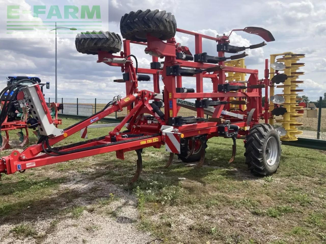 Pöttinger terria 5030 - Cultivator: Foto 1 Pöttinger terria 5030 - Cultivator: Foto 1