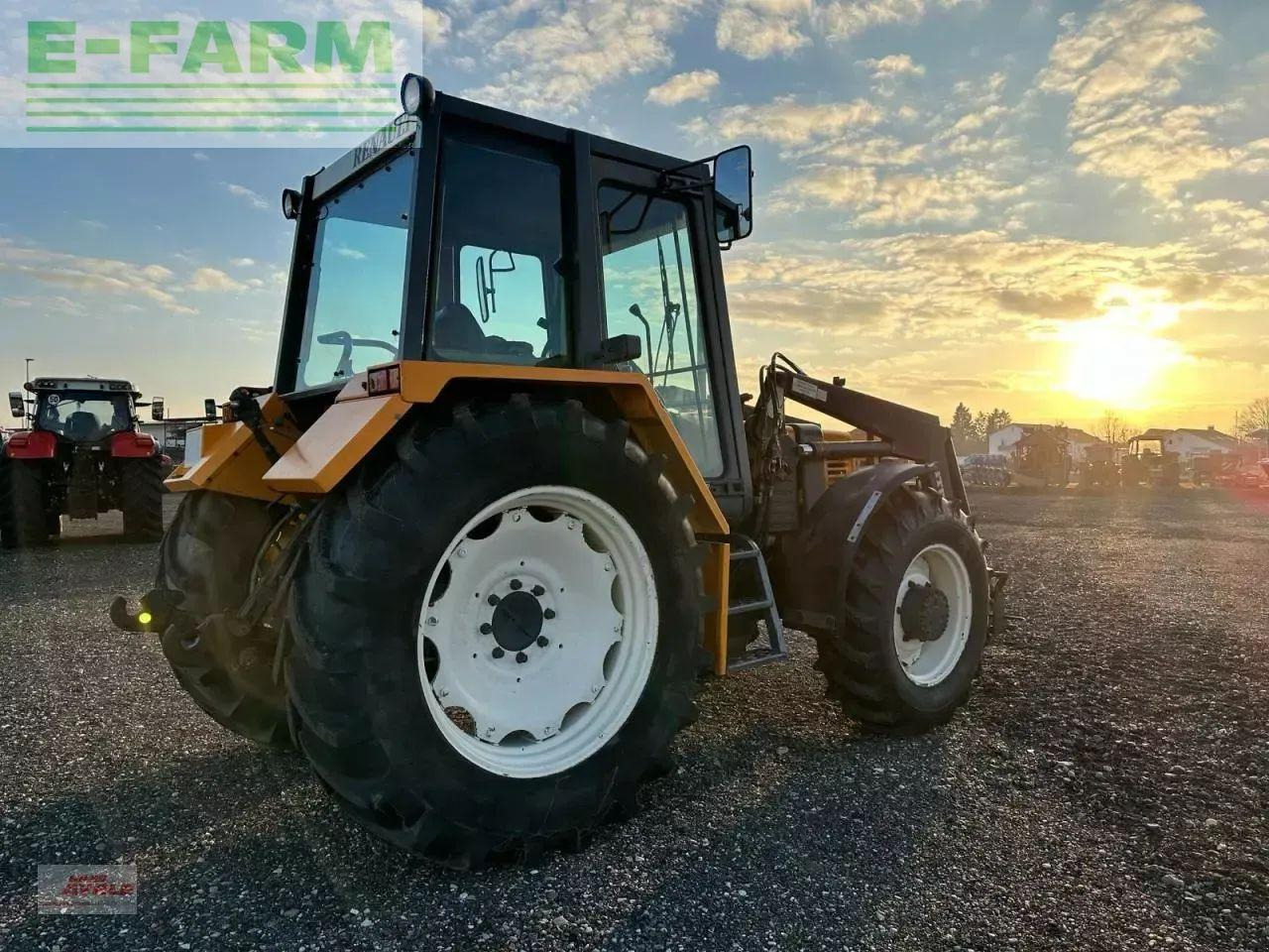 Renault 103.14 (r 7822-a-s) - Tractor agricol: Foto 5 Renault 103.14 (r 7822-a-s) - Tractor agricol: Foto 5