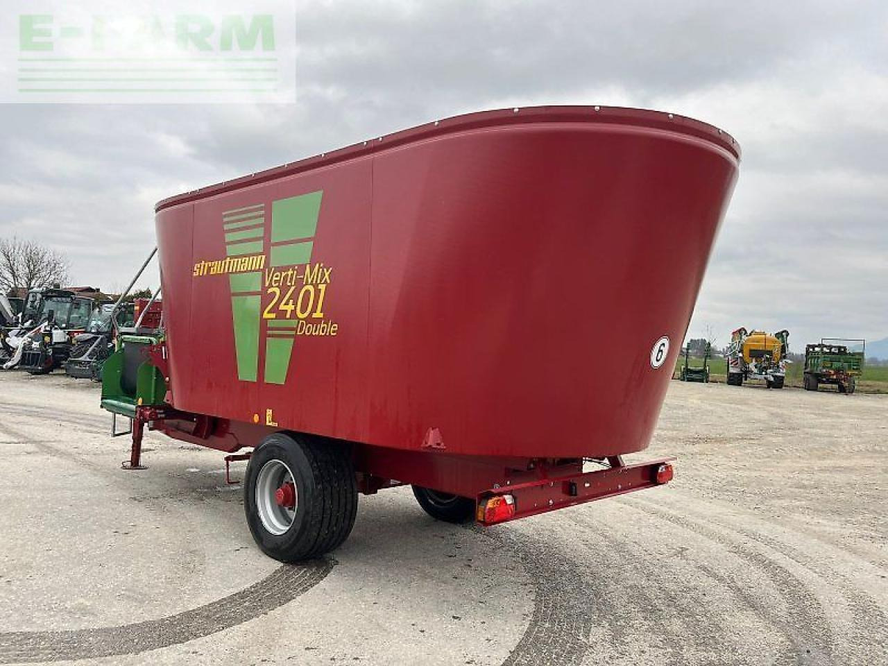Strautmann verti mix 2401 double - Utilaje de creştere vite: Foto 4 Strautmann verti mix 2401 double - Utilaje de creştere vite: Foto 4