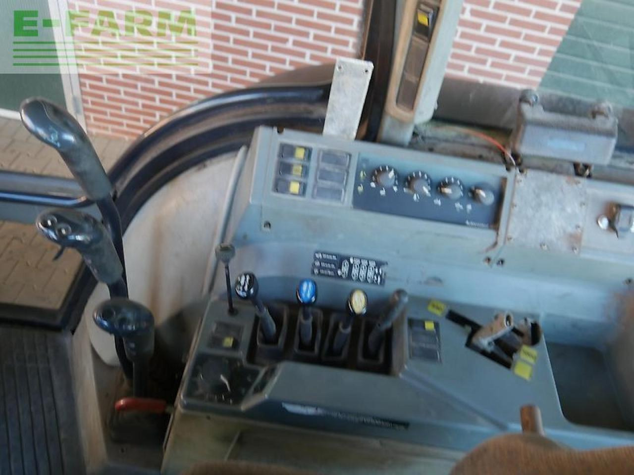 Tractor agricol Valtra 8450: Foto 11