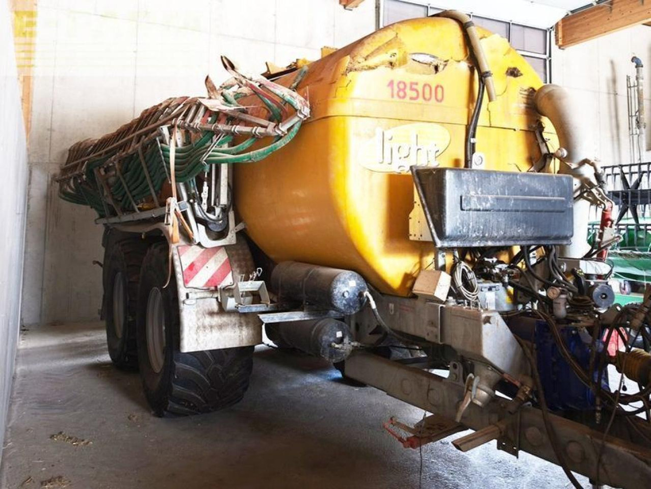Light 18.500 polyesterfass mit unfallschaden - Cisternă vidanjă: Foto 4 Light 18.500 polyesterfass mit unfallschaden - Cisternă vidanjă: Foto 4