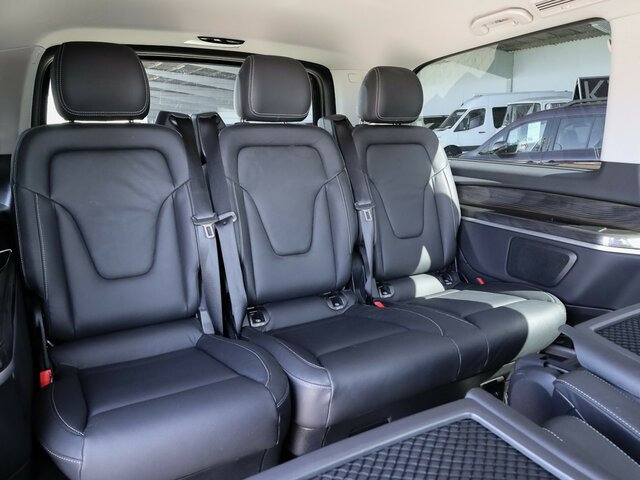 MERCEDES-BENZ EQV 300 Avantgarde,lang,7Sitze,2Schiebetüren - Transport persoane, Autoutilitară electrică: Foto 3 MERCEDES-BENZ EQV 300 Avantgarde,lang,7Sitze,2Schiebetüren - Transport persoane, Autoutilitară electrică: Foto 3