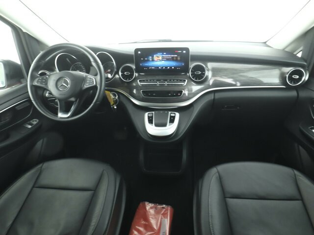 MERCEDES-BENZ EQV 300 Avantgarde,lang,8Sitzer,2Schiebetür,LED... - Microbuz, Autobuz electric: Foto 2 MERCEDES-BENZ EQV 300 Avantgarde,lang,8Sitzer,2Schiebetür,LED... - Microbuz, Autobuz electric: Foto 2