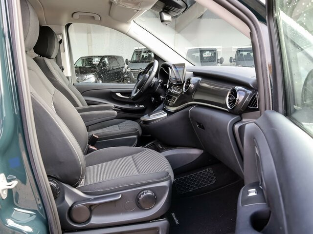 MERCEDES-BENZ EQV 300 lang,7Sitze,2xelektr.Schiebetür,EasyPack... - Transport persoane, Autoutilitară electrică: Foto 4 MERCEDES-BENZ EQV 300 lang,7Sitze,2xelektr.Schiebetür,EasyPack... - Transport persoane, Autoutilitară electrică: Foto 4