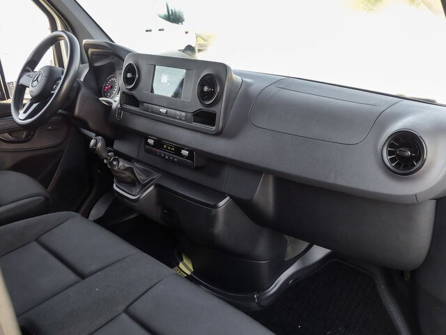 MERCEDES-BENZ Sprinter 214 CDI Kasten,3924,MBUX,Kamera - Autoutilitară compactă: Foto 3 MERCEDES-BENZ Sprinter 214 CDI Kasten,3924,MBUX,Kamera - Autoutilitară compactă: Foto 3