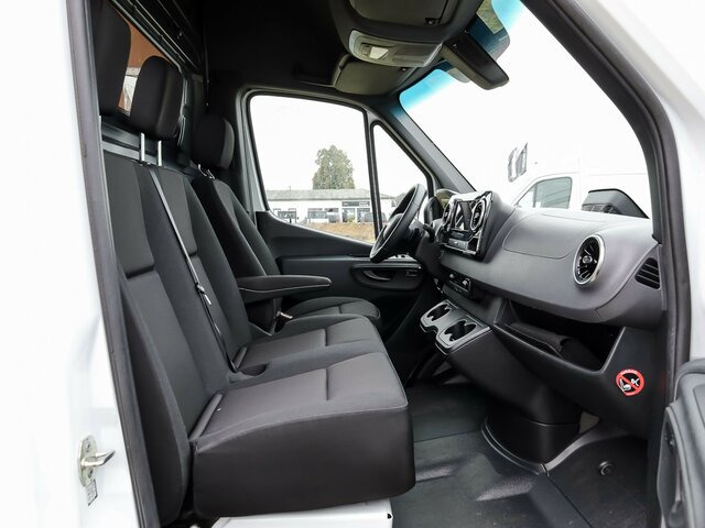 MERCEDES-BENZ Sprinter 317 Maxi,9GTronic,MBUX,Kamera... - Dubă: Foto 3 MERCEDES-BENZ Sprinter 317 Maxi,9GTronic,MBUX,Kamera... - Dubă: Foto 3