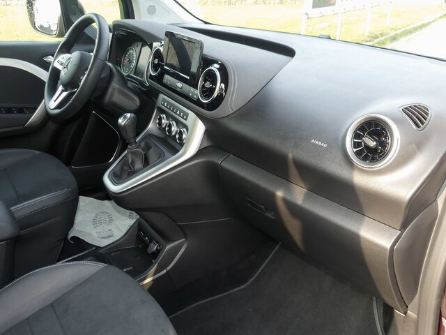 MERCEDES-BENZ T 180 Power Plus,MBUX,LED,Navi,Kamera,Tempomat - Transport persoane: Foto 2 MERCEDES-BENZ T 180 Power Plus,MBUX,LED,Navi,Kamera,Tempomat - Transport persoane: Foto 2