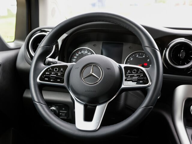 MERCEDES-BENZ T 180 Progressive,AHK,LED,Navi,Kamera,Tempomat... - Transport persoane: Foto 5 MERCEDES-BENZ T 180 Progressive,AHK,LED,Navi,Kamera,Tempomat... - Transport persoane: Foto 5