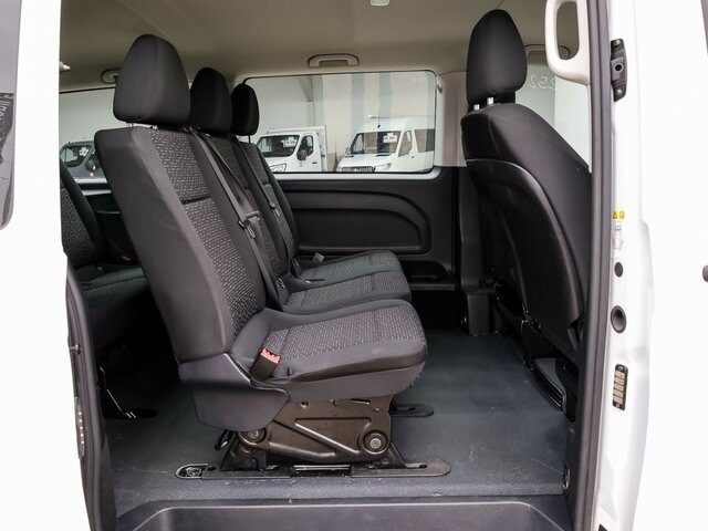 MERCEDES-BENZ Vito 114 TourerPro,Extralang,8Sitzer,Automatik... - Transport persoane: Foto 2 MERCEDES-BENZ Vito 114 TourerPro,Extralang,8Sitzer,Automatik... - Transport persoane: Foto 2
