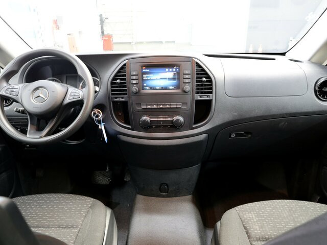 MERCEDES-BENZ Vito 114 TourerPro,lang,Automatik,8Sitze,Kamera... - Microbuz, Transport persoane: Foto 2 MERCEDES-BENZ Vito 114 TourerPro,lang,Automatik,8Sitze,Kamera... - Microbuz, Transport persoane: Foto 2